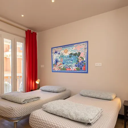Villa Saint Exupery Beach Hostel-3